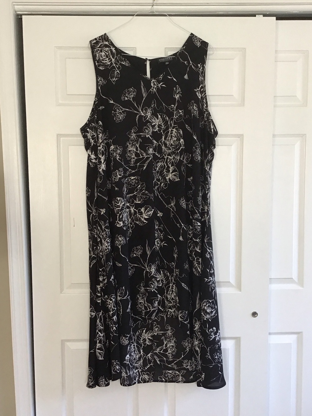 Context Black and White Floral Sleeveless Midi Dress